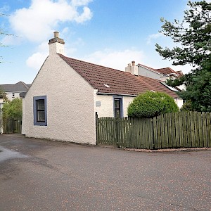 Chattan Cottage, Aberdour Road, Mid Duloch, Dunfermline, KY11 8HW