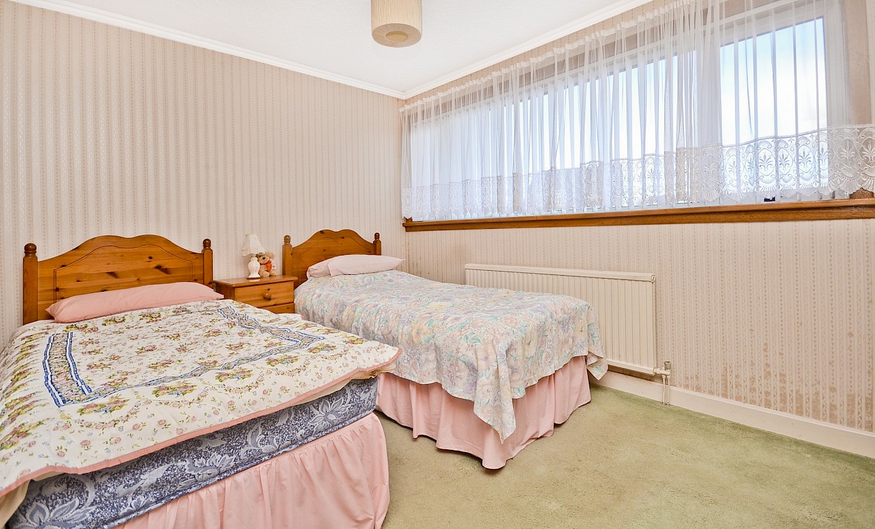 31 Glenfield Road, Cowdenbeath, KY4 9EP