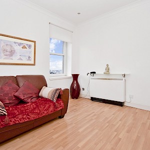 98M St Margaret Street, Dunfermline, KY12 7PH