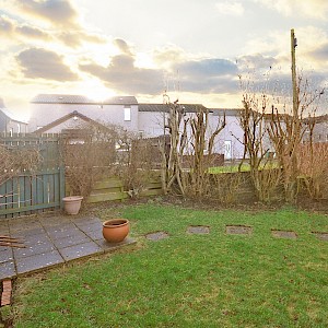 13 Forrest Place, Townhill, KY12 0EP