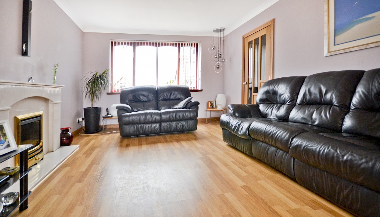 92 South Knowe, Crossgates, KY4 8AW