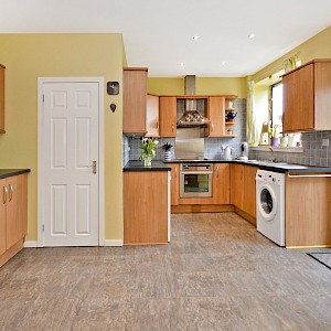 15 Muir Road, Townhill KY12 0EG
