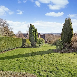 40 Garvock Hill, Dunfermline, KY12 7UU