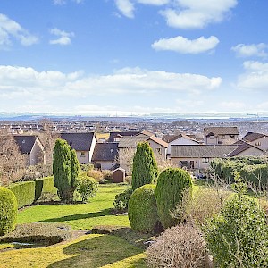 40 Garvock Hill, Dunfermline, KY12 7UU