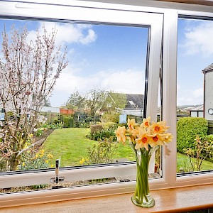 1 Pitdinnie Road, Cairneyhill, KY12 8RE