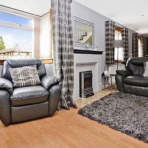 1 Pitdinnie Road, Cairneyhill, KY12 8RE