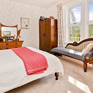 Ashintully, 143 Main Street Townhill, by Dunfermline, KY12 0HB