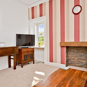 Ashintully, 143 Main Street Townhill, by Dunfermline, KY12 0HB