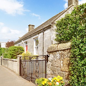 Ashintully, 143 Main Street Townhill, by Dunfermline, KY12 0HB