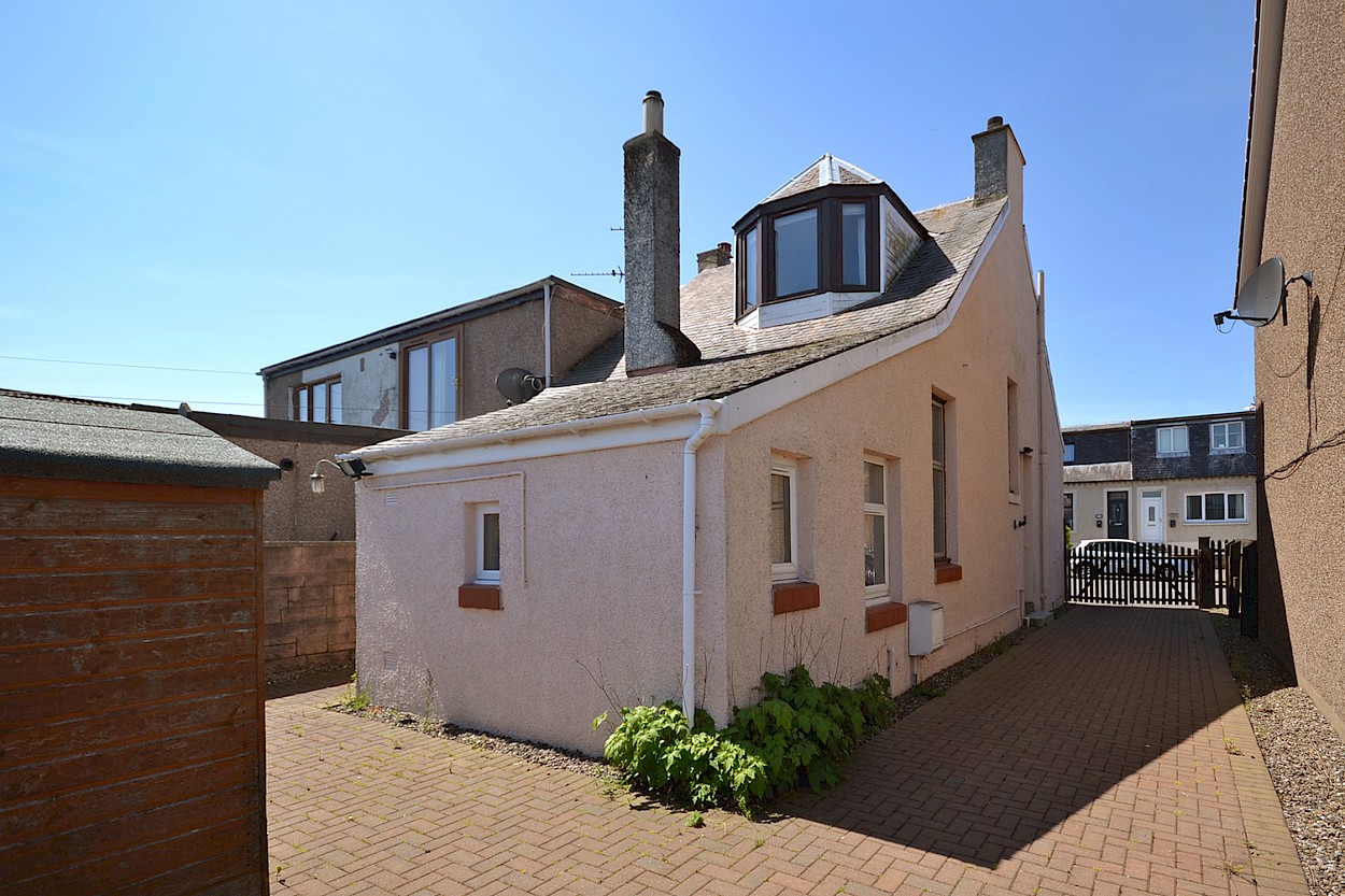 296 Main Street, Kelty, KY4 0BB