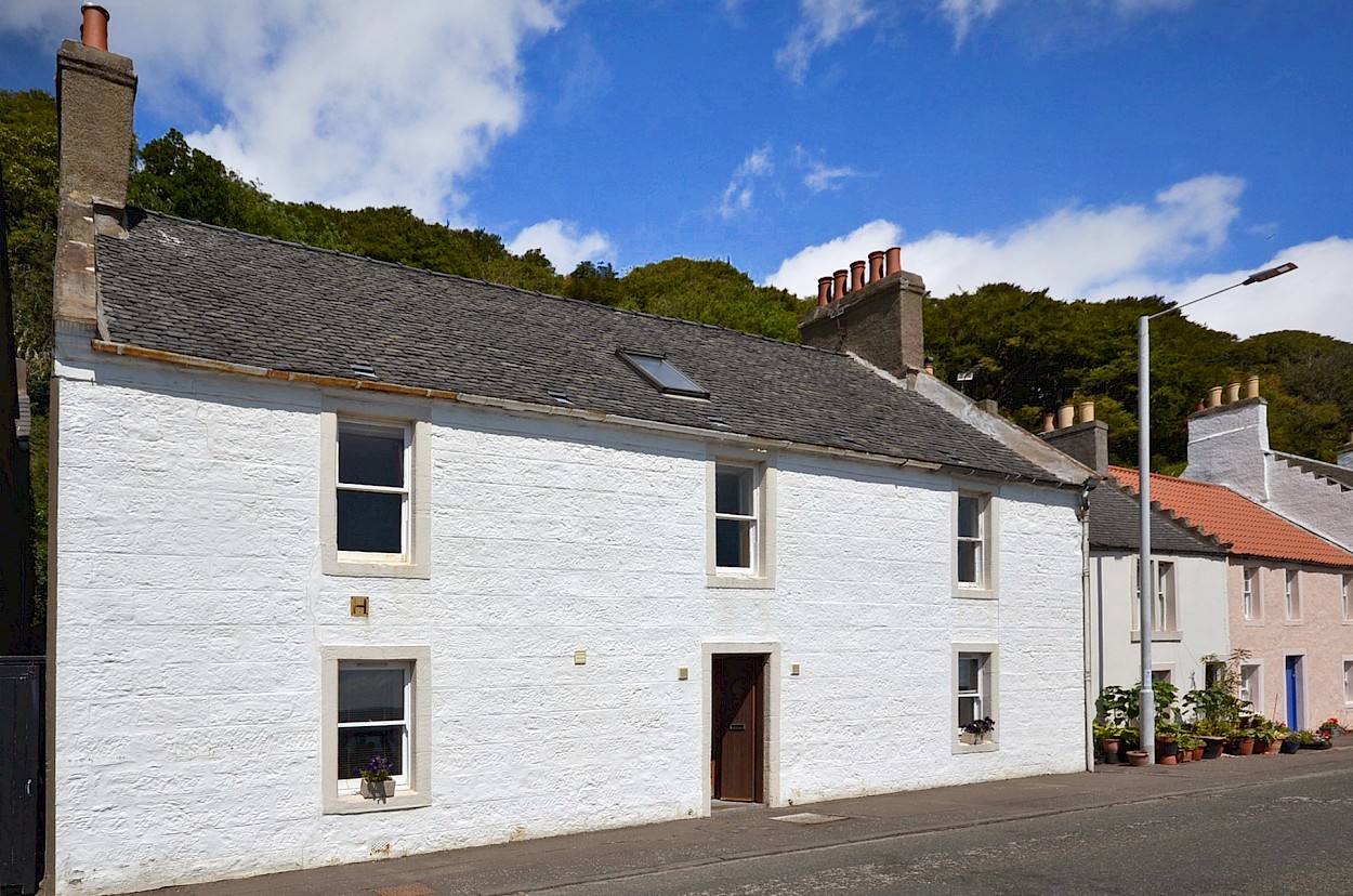 15 Halketts Hall, Limekilns, KY11 3HJ
