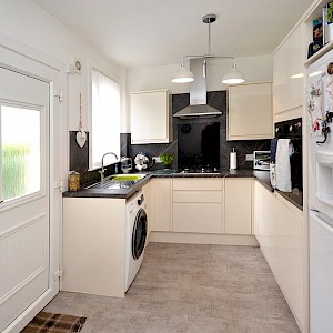 25 Lochleven Road, Lochore, KY5 8DA