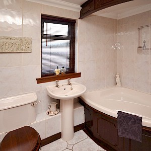 6 Rosebank Gardens, Kincardine, FK10 4PD