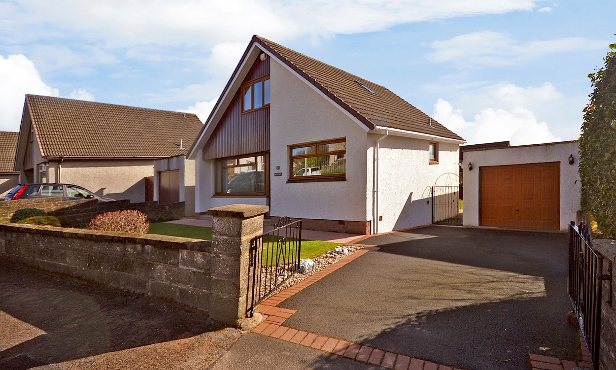 17 Guildry Grove, Dunfermline, KY12 7TR