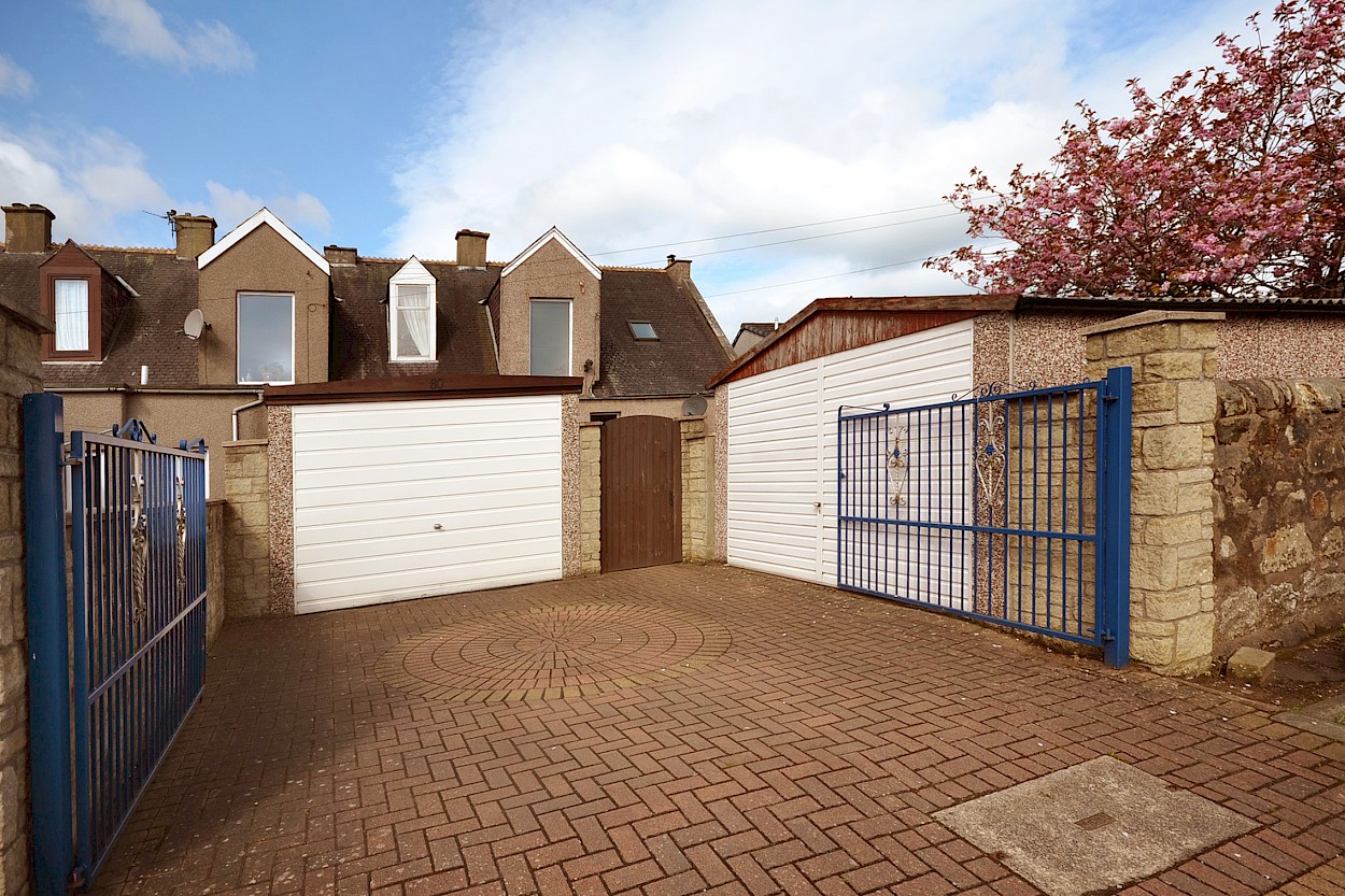 80 Perth Road, Cowdenbeath, KY4 9BG