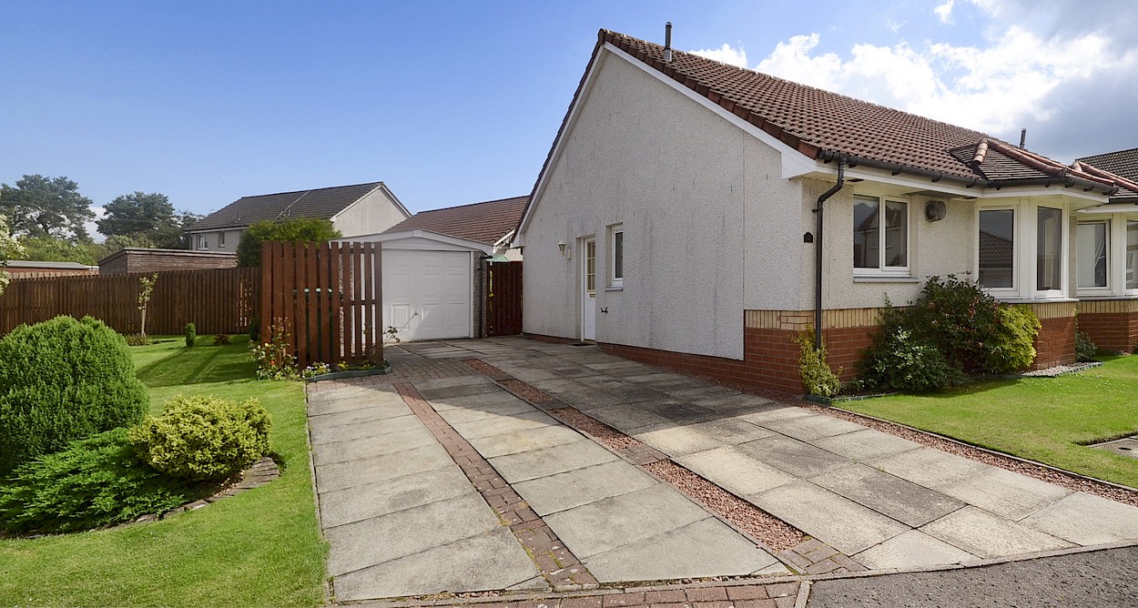 2 Palmer Place, Kingseat, KY12 0UQ