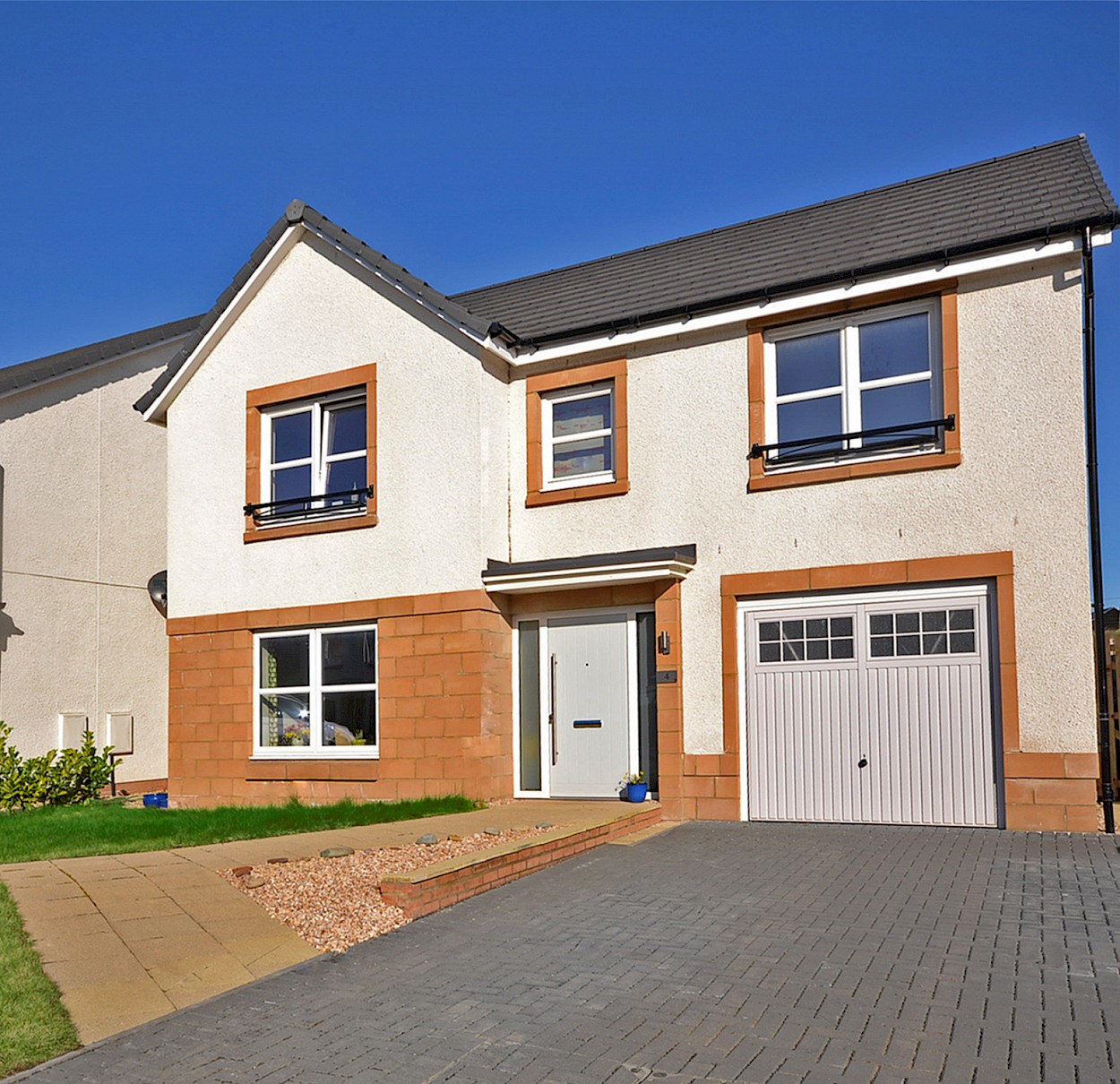 4 Dovecot Avenue, Cairneyhill, KY12 8BU