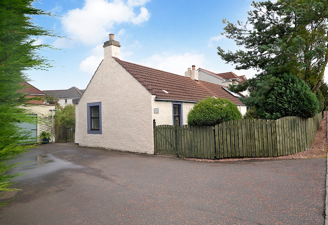 Chattan Cottage, Aberdour Road, Mid Duloch, Dunfermline, KY11 8HW