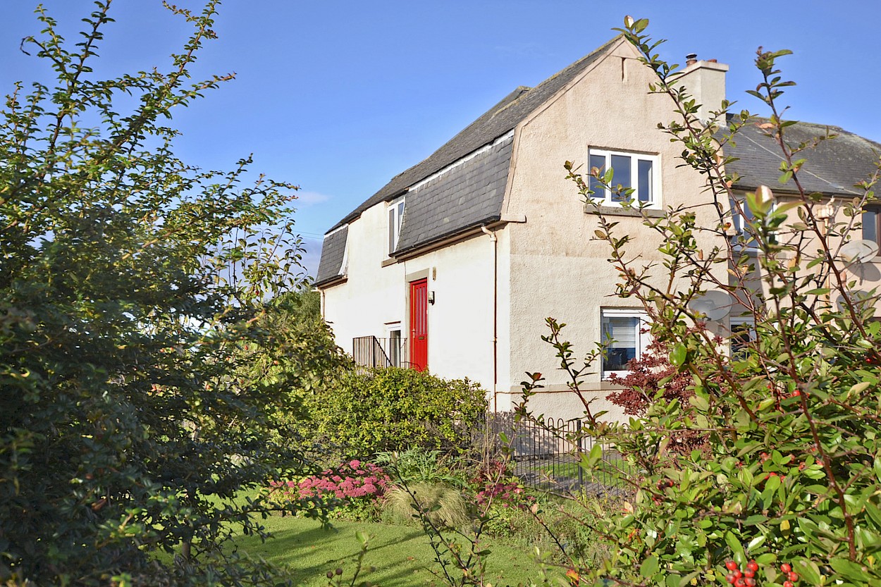 30 Station Road, Oakley, KY12 9QE