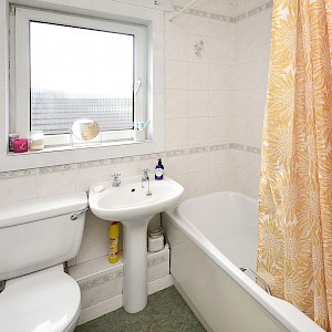 17 Golfdrum Street, Dunfermine, KY12 8EB