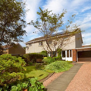 16 Aytoun Grove, Dunfermline, KY12 9YA