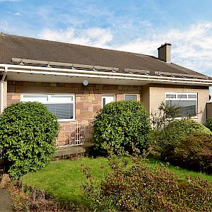 8 Knowehead Road, Crossford, KY12 8PQ