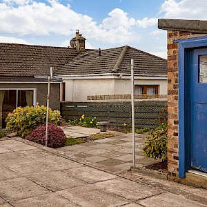 2 School Row, Dunfermline, KY12 9AY