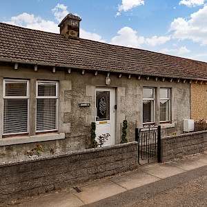 2 School Row, Dunfermline, KY12 9AY