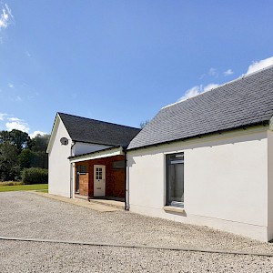 2 The Oaks, Moneydie, Luncarty, Perthshire, PH1 3HA