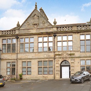 2 Carnegie Apartments, Carnegie Drive, Dunfermline, KY12 7AE