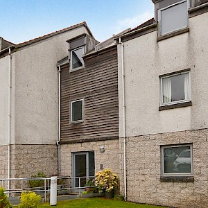 Flat E, 20 St. Margarets Well, Dunfermline, KY12 0HZ