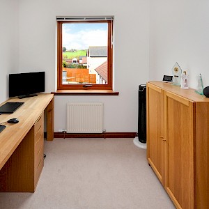 3 Carneil Gardens, Carnock KY12 9LQ
