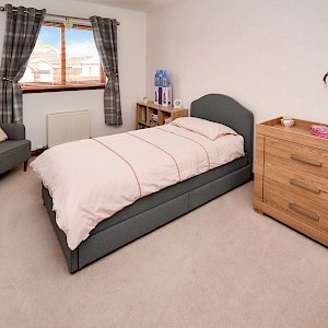 3 Carneil Gardens, Carnock KY12 9LQ