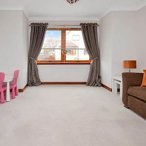 3 Carneil Gardens, Carnock KY12 9LQ