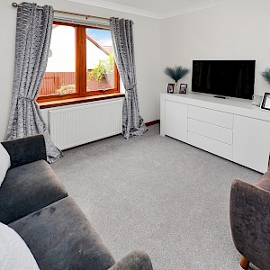 3 Carneil Gardens, Carnock KY12 9LQ
