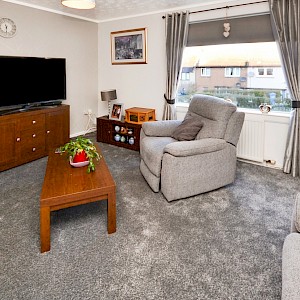 37 Whitelaw Road, Dunfermline, KY11 4RW X