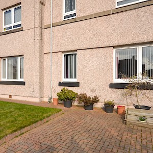 16 Logie Place, Dunfermline, KY12 9BT