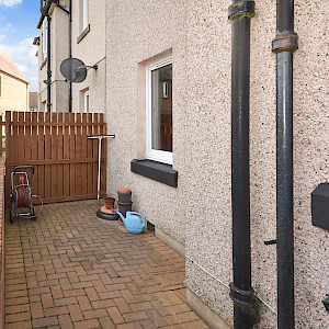 16 Logie Place, Dunfermline, KY12 9BT