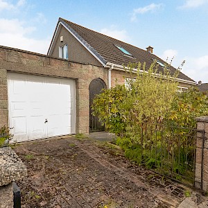 5 Abbeyview, Crossford, KY12 8NX