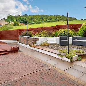 10 Ben Lomond View, Oakley, KY12 9SN