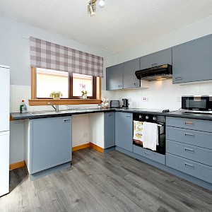 14 Carrick Drive, Dalgety Bay, KY11 9YB
