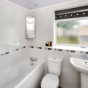 49 Drummormie Road, Cairneyhill, KY12 8RL
