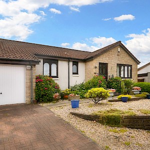 6 Rowan Lea, Kelty, KY4 0FY