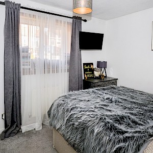 38 Kinnaird Place, Dunfermline, KY12 0XL