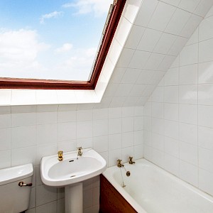 20 The Latch, Cairneyhill, KY12 8UX