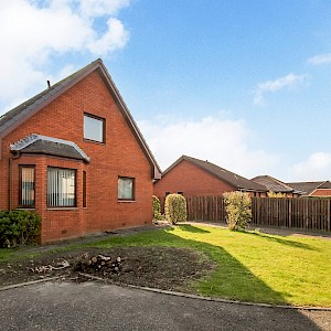 20 The Latch, Cairneyhill, KY12 8UX