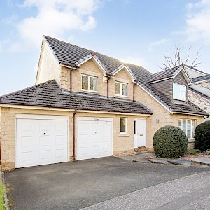 4 Tolmount Drive, Dunfermline, KY12 7YB