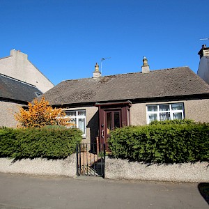82 Dunfermline Road, Crossgates, by Dunfermline, Fife, KY4 8AS