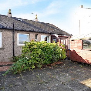 82 Dunfermline Road, Crossgates, by Dunfermline, Fife, KY4 8AS