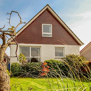 4 Hawthorn Bank, Carnock, KY12 9JS X
